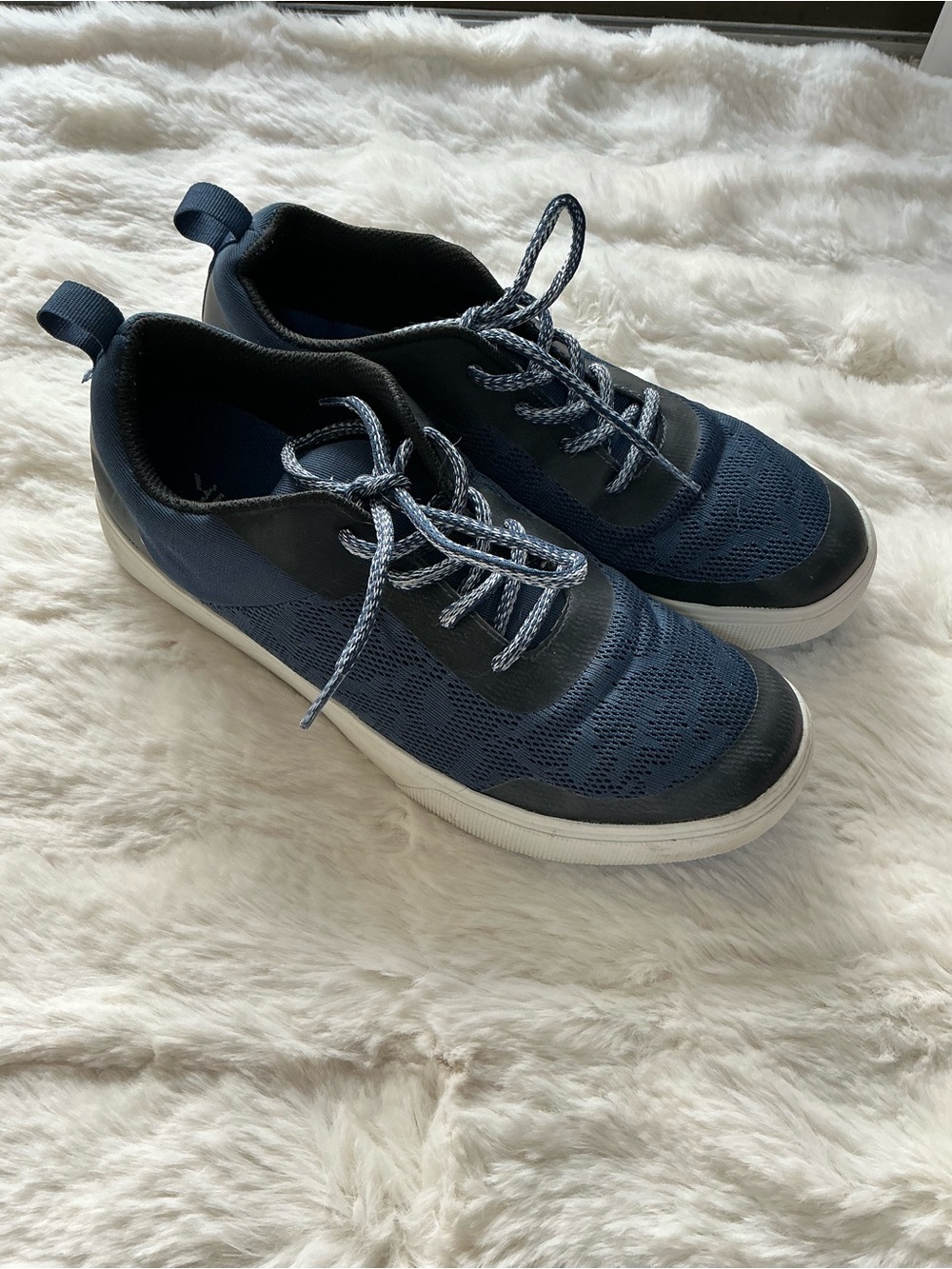 Huk Navy and White Men's Mesh Sneakers